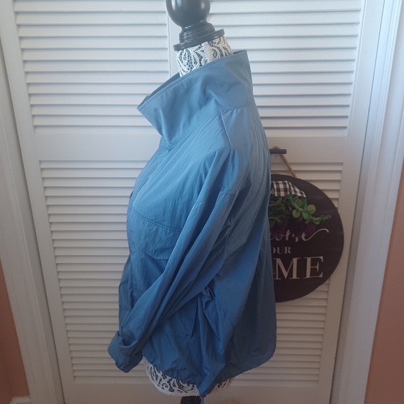 Yogalicious Women's Large Radiant Commuter Crop Activewear Windbreaker - Picture 7 of 15